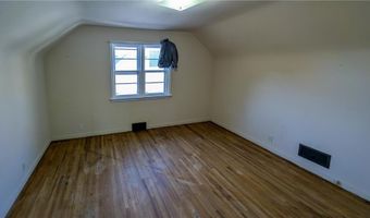 301 Giles Pl, Albert Lea, MN 56007