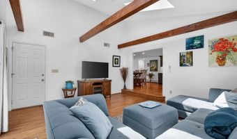 15 Lovejoy Rd, Andover, MA 01810