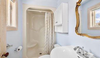 900 South Rd, East Greenwich, RI 02818