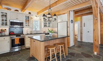 118 Gills Rd, Barnard, VT 05031