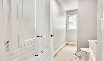40 E Pasadena Pl, Bridgeport, CT 06610