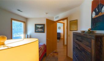 1906 Oak Tree Ln B, Austin, MN 55912