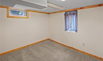 130 Chestnut St E, Annandale, MN 55302