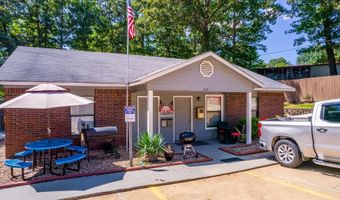 1309 Country Oaks Dr, Benton, AR 72015