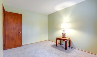 684 Sherwood Dr, Aurora, OH 44202