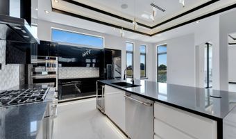 517 Treviso Dr, Apollo Beach, FL 33572