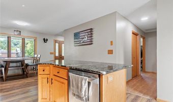 901 Geneva Dr, Alexandria, MN 56308