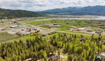 9 PINE St, Alpine, WY 83128