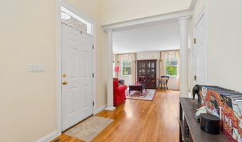 136 Davis Rd, Acton, MA 01720