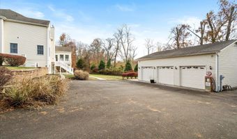 24 Clearwater Dr, Allentown, NJ 08501