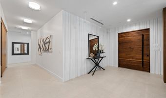 16105 Clear Oak Dr, Encino, CA 91436