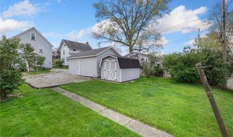 185 5th St SW, Brewster, OH 44613