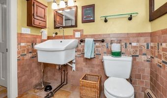33 Crescent Ave, Beverly, MA 01915