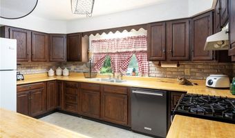 114 Pebbles Dr, Alkol, WV 25501