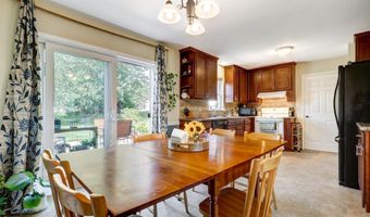 222 MILLER Rd, Akron, PA 17501