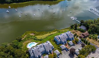 152 Crompton Ave 12, East Greenwich, RI 02818