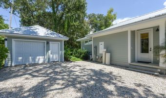 225 Ave D, Apalachicola, FL 32320