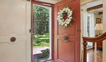 35 Shaw Dr, Bedford, NH 03110