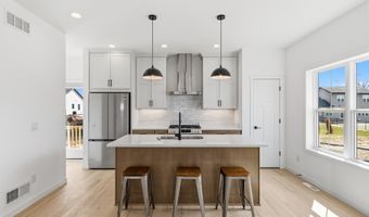 610 Clemens Dr, Arlington, WI 53911