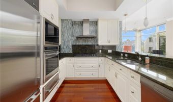 341 Thames St 209 S, Bristol, RI 02809