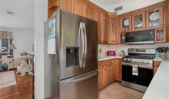 40 Red Oak Dr, Coventry, RI 02816