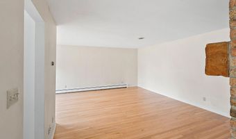 1909 N NICHOLAS St, Appleton, WI 54914