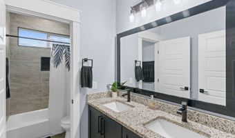 9991 Crow Ln, Adkins, TX 78101