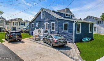 1208 Pine Tree Way, Belmar, NJ 07719