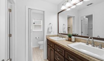 425 3RD St W, Baldwin, FL 32234