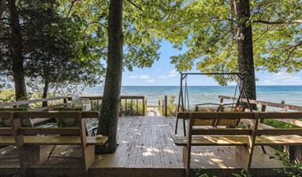 16864 Starkey Rd, Arcadia, MI 49613
