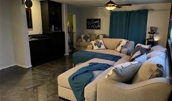 2210 Lakewood Dr, Chickasha, OK 73018