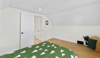 122 Elder St, Lincoln, RI 02865