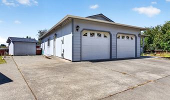 517 ROSICHELLI Dr, Brookings, OR 97415
