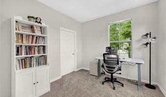 190 Sandover Dr, Aurora, OH 44202