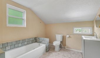 553 Ely St, Allegan, MI 49010