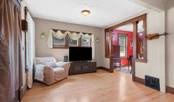 1025 S LAWE St, Appleton, WI 54915