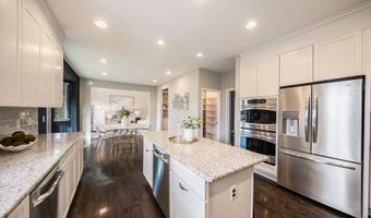 864 Gallery Ln, Ann Arbor, MI 48103