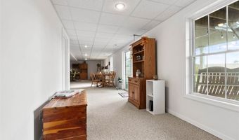5709 Oak Crest Hill Rd SE, Riverside, IA 52327