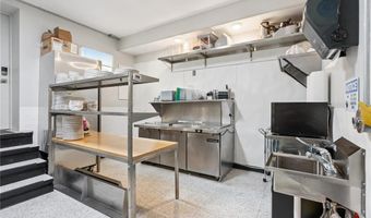 103 E Main St, Anamosa, IA 52205