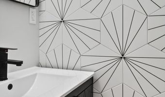 8336 CLAREMONT WOODS Dr, Alexandria, VA 22309