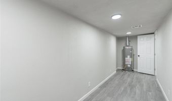 1027 W Idaho Ave, Chickasha, OK 73018