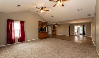 133 Lake Lure Cir, Alma, GA 31510