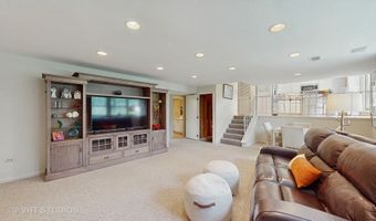3026 N Stratford Rd, Arlington Heights, IL 60004