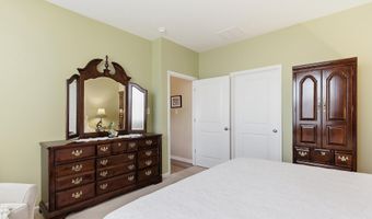 16 RACCOON Ln, Barnegat, NJ 08005