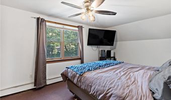 33 Wapping Dr, Bristol, RI 02809