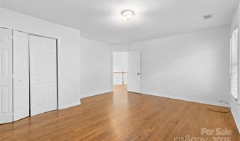 2016 Sablewood Dr, Charlotte, NC 28205