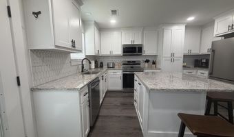 4060 Cardinal St, Bay St. Louis, MS 39520