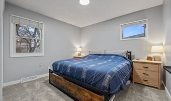 108 12th Ave SW, Altoona, IA 50009