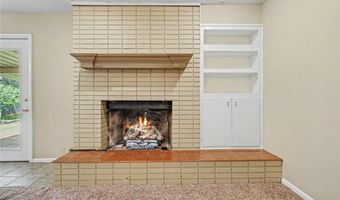 345 Lakeside Dr, Altus, OK 73521