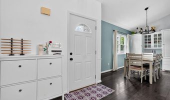 50 Meadow Ln, Albany, NY 12208